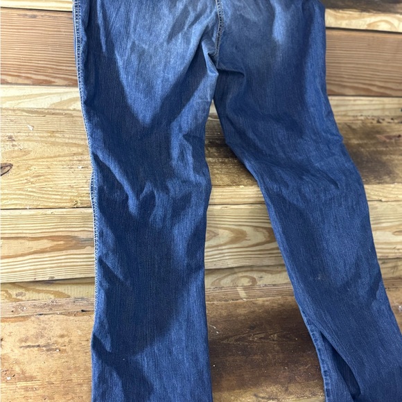 Women's Blue Jeans with Chain Detail - Picture 7 of 7